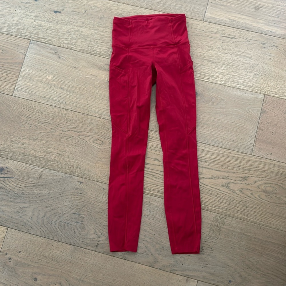 Lululemon size 2 mid rise leggings with pockets red